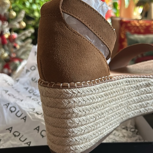 NWB.. Aqua Bloomingdale’s/Chestnut sandal - Picture 2 of 5